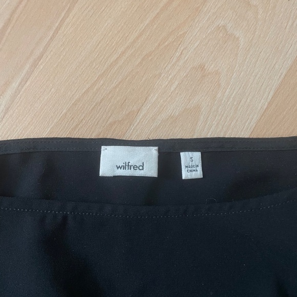 Tie sleeve top - Picture 3 of 3